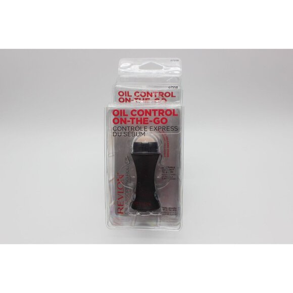 Revlon Oil-Absorbing oil control on the go volcanic stone reusable roller - Picture 7 of 8